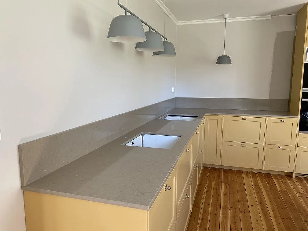 Projekt Silestone Coral Clay - Skarpnäck.