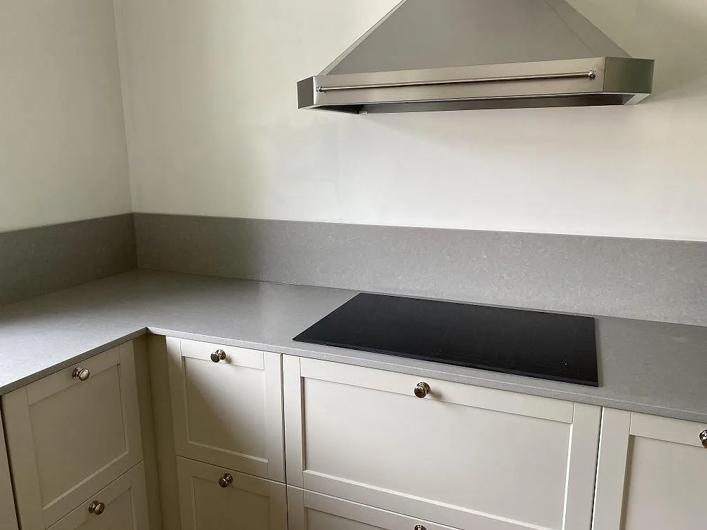 Projekt Technistone Noble Concrete Grey - Enskede.