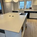 Dekton Aeris - Höllviken - montering  2024-03-15