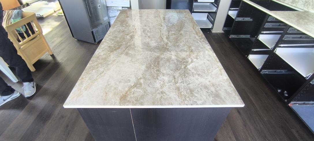 Dekton Taga - Köping - montering  2025-05-16