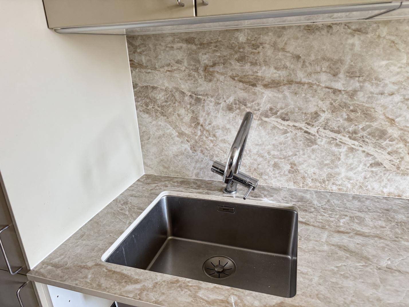 Dekton Taga - Västra Frölunda - montering  2025-10-29