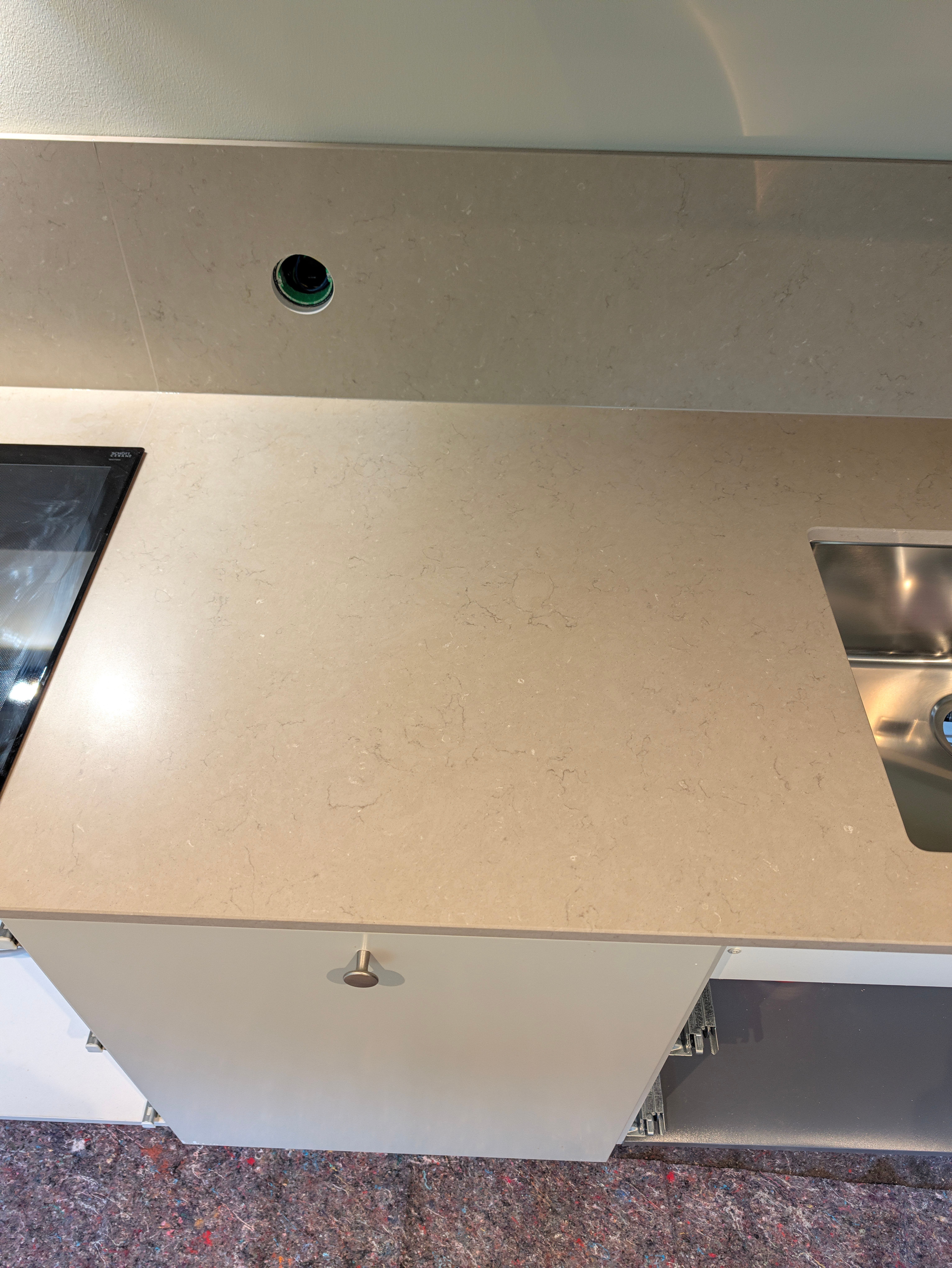 Köksbänkskiva i Silestone Coral Clay, Hålta