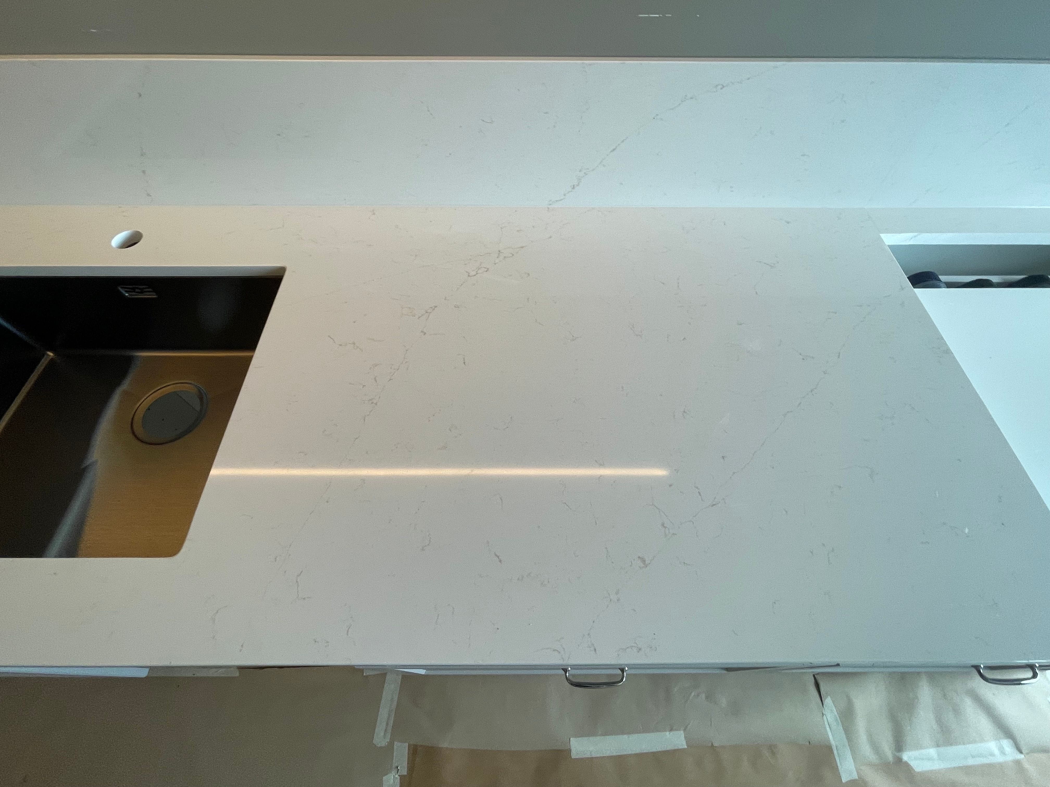 Köksbänkskiva i Nacka med Silestone Persian White