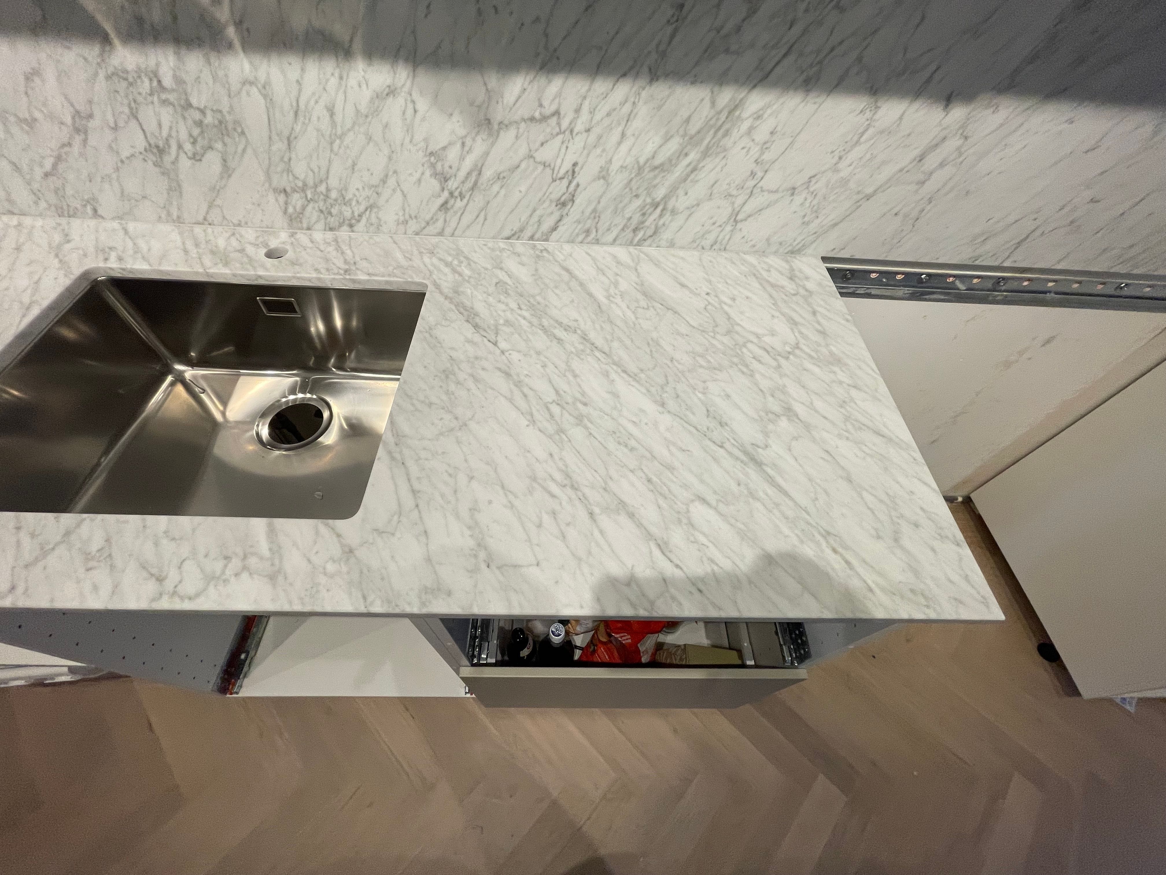 Carrara C köksbänkskiva i Lidingö