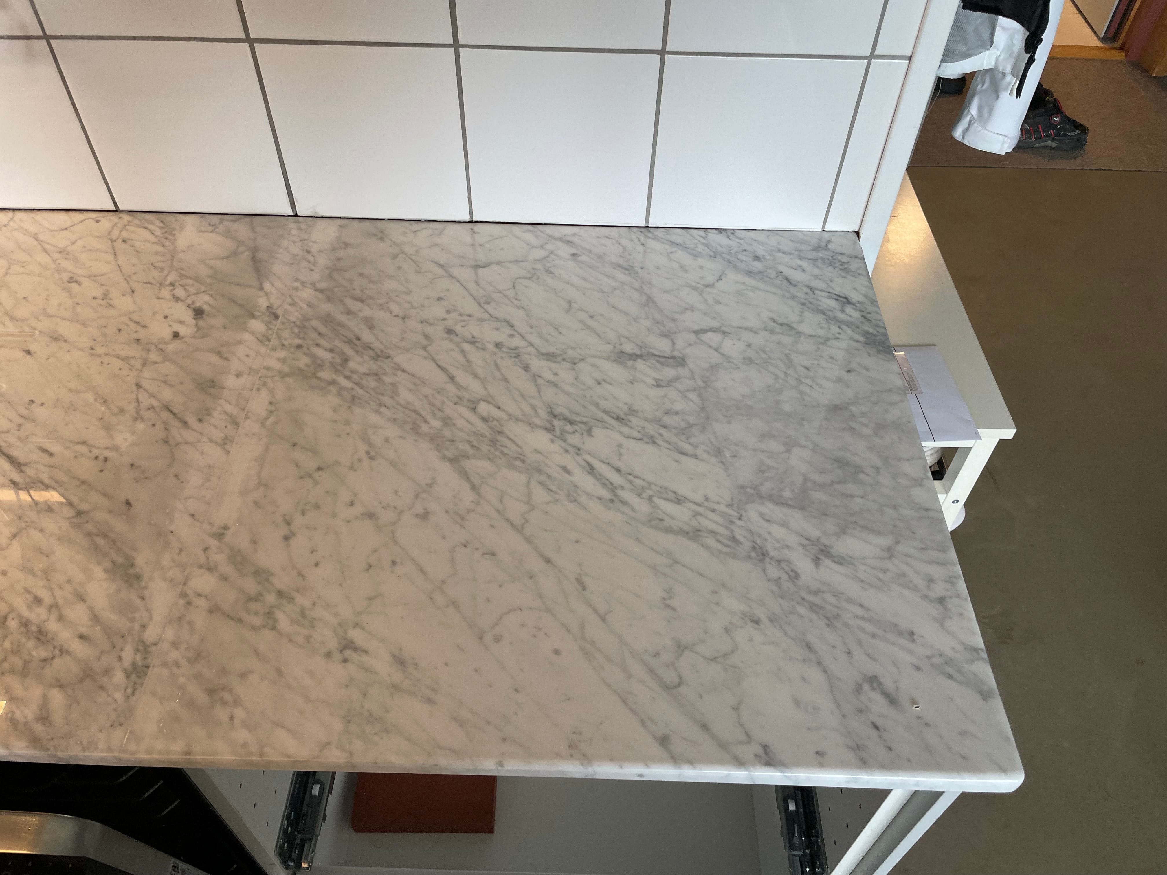 Carrara C köksbänkskiva i Uppsala
