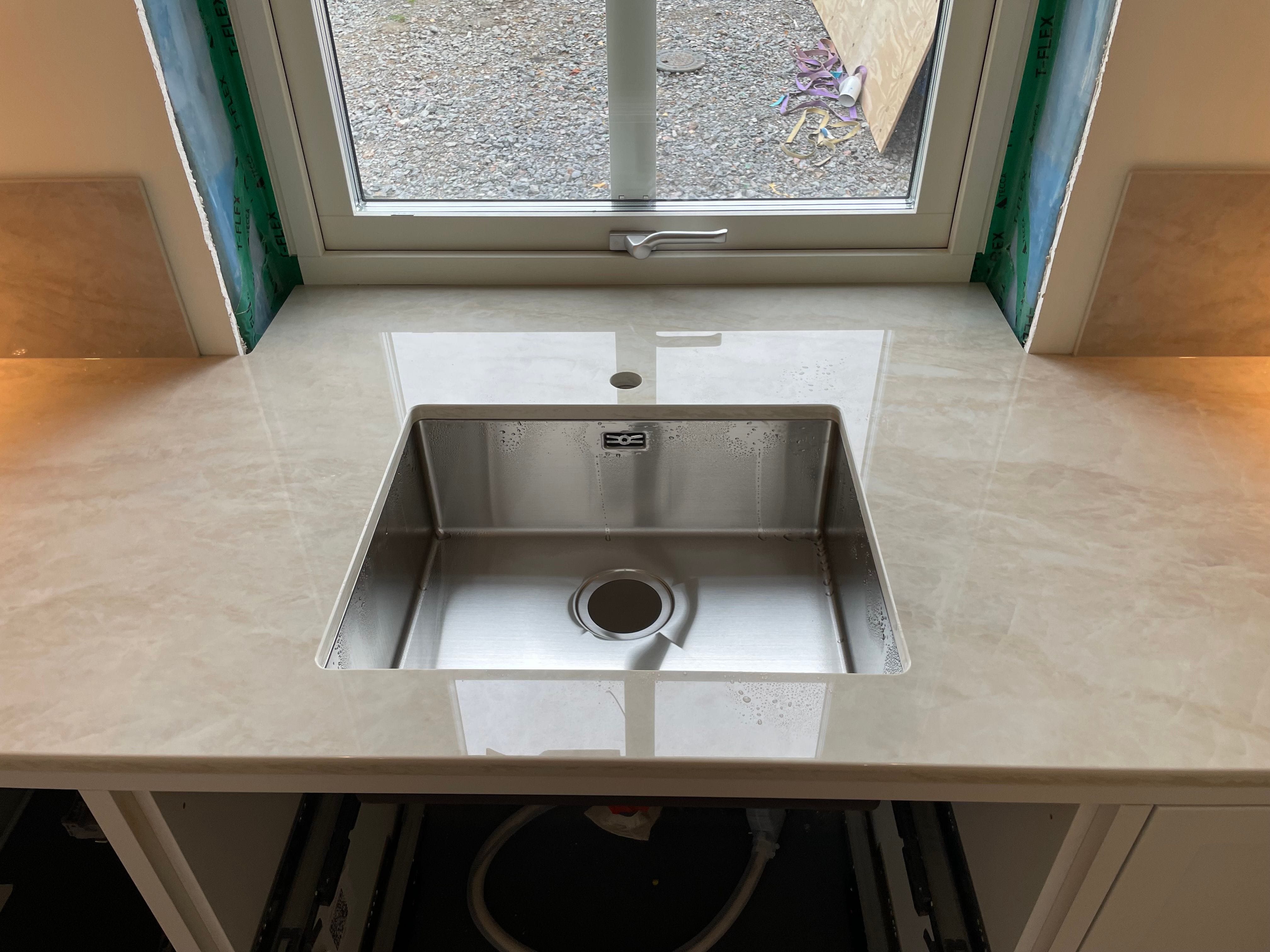 Köksbänkskiva i Dekton Arga – Sollentuna