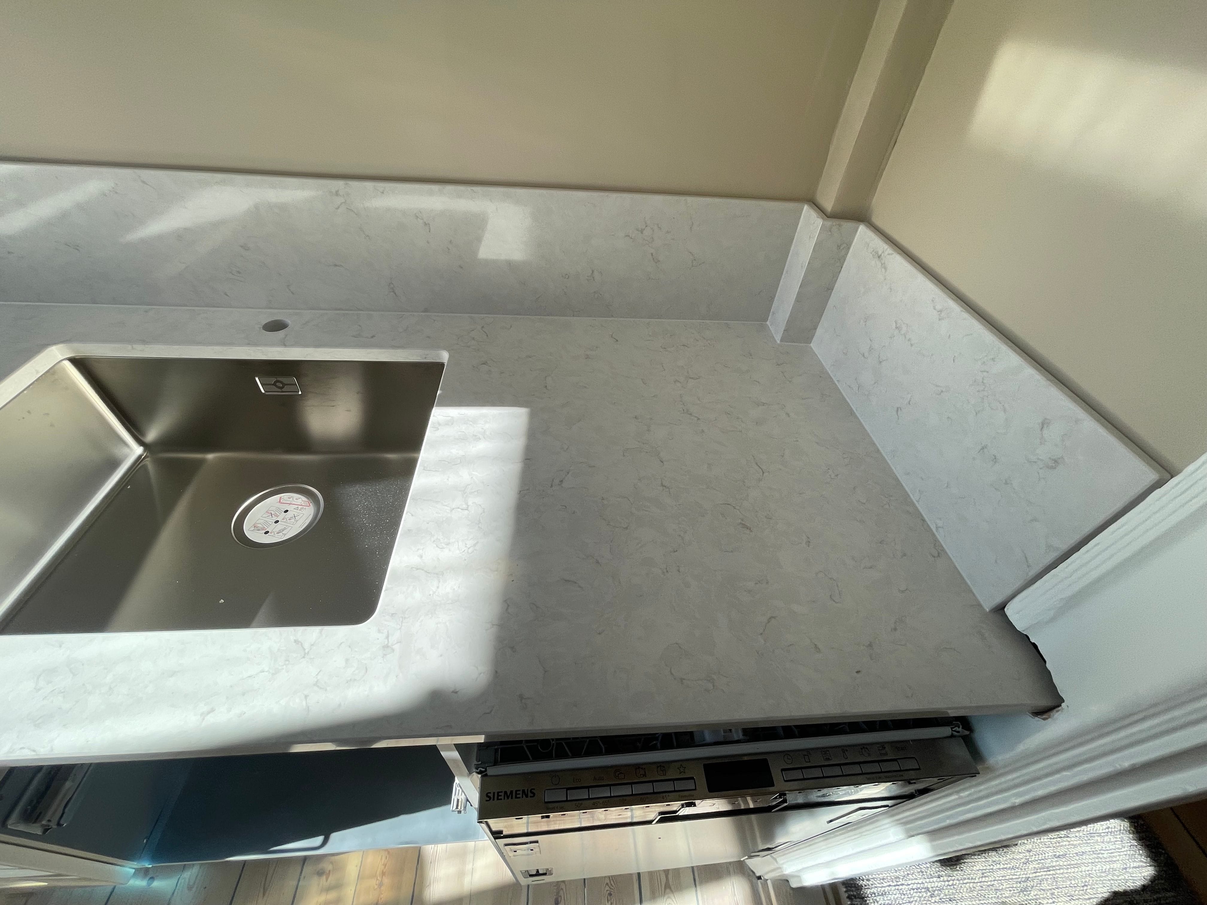 Silestone Snowy Ibiza köksbänkskiva i Stockholm