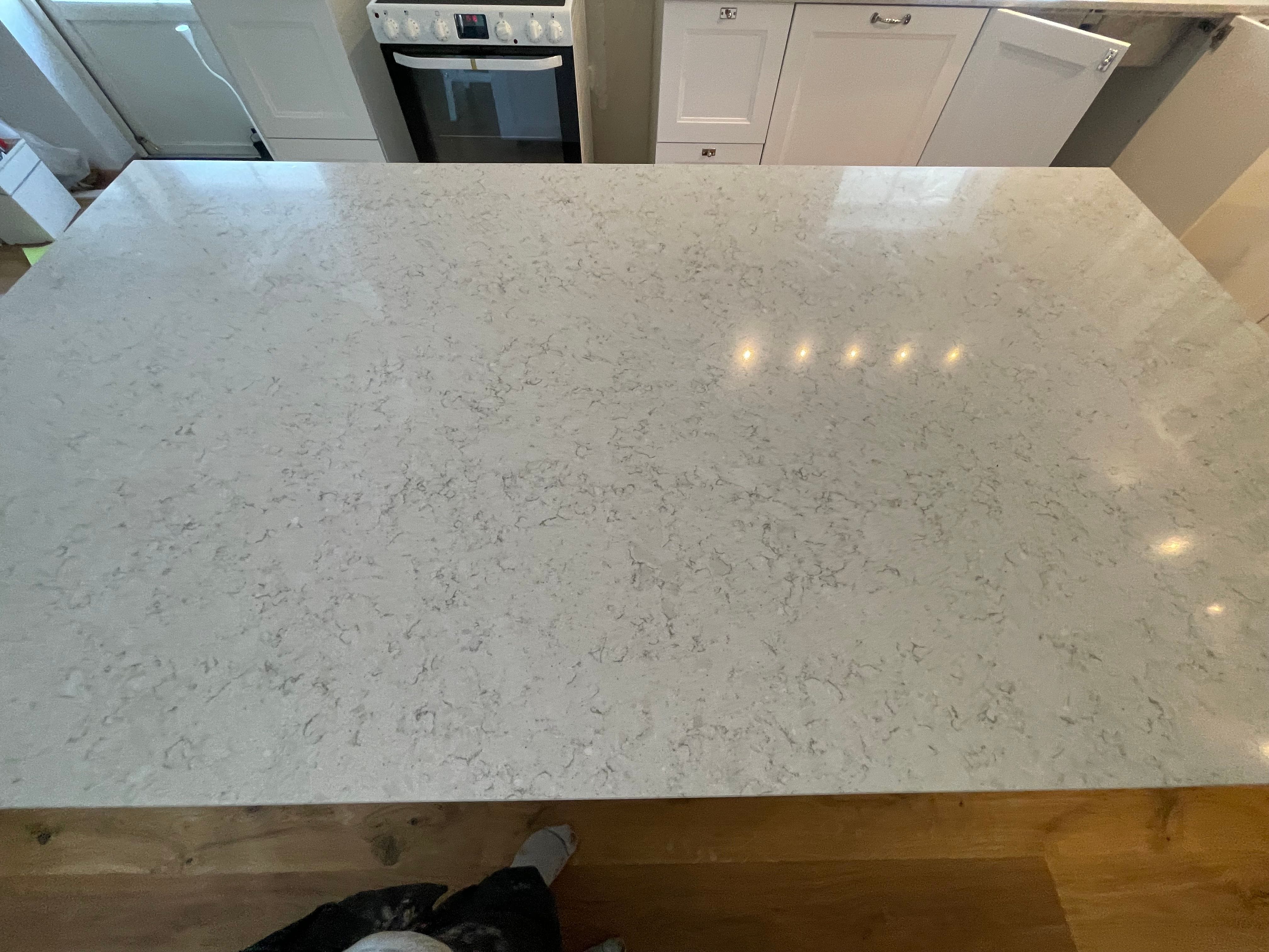 Köksbänkskiva i Tyresö – Technistone Wild Yucca