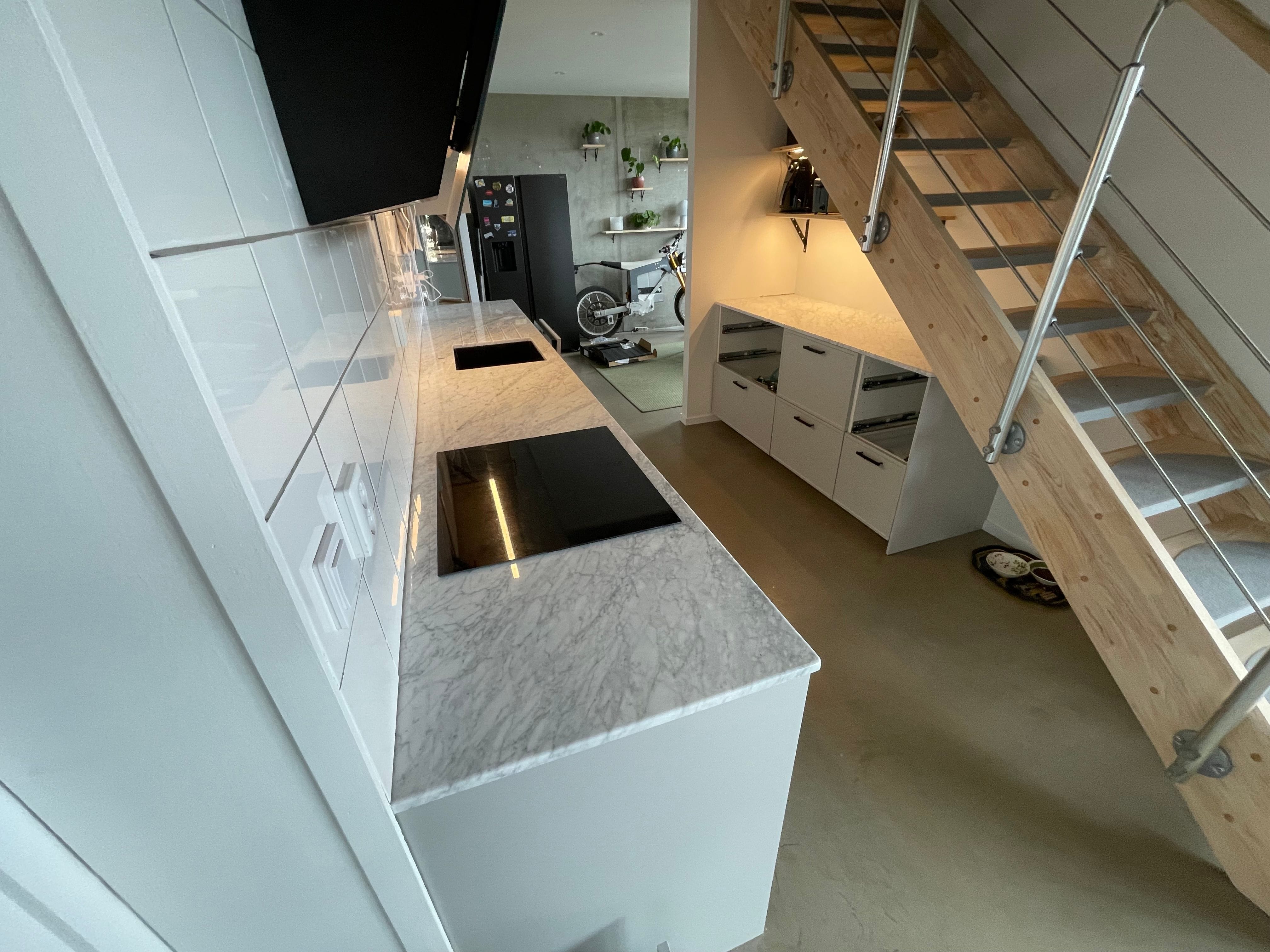 Carrara C köksbänkskiva i Uppsala