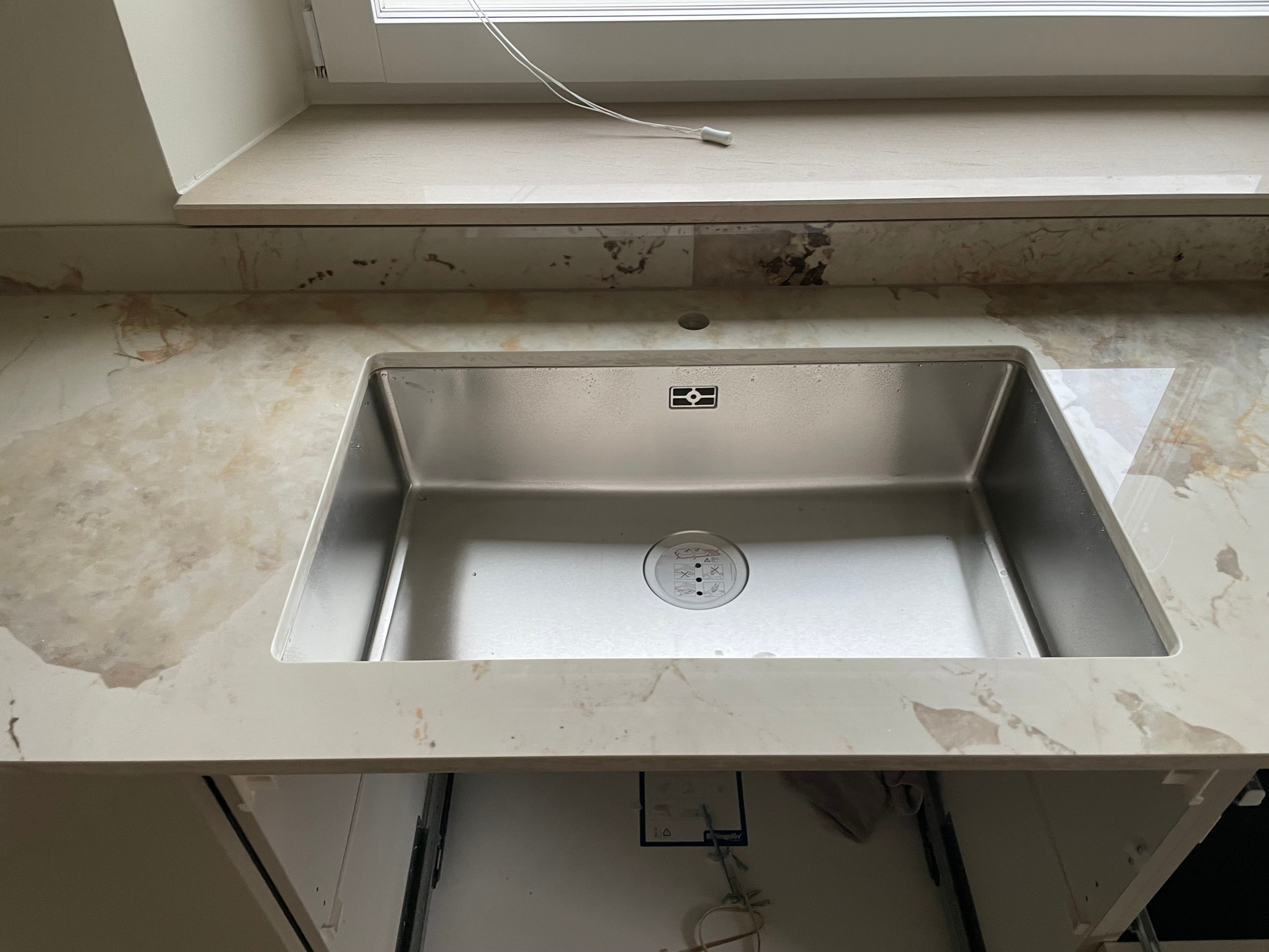 Köksbänkskiva i Dekton Khalo i Nacka