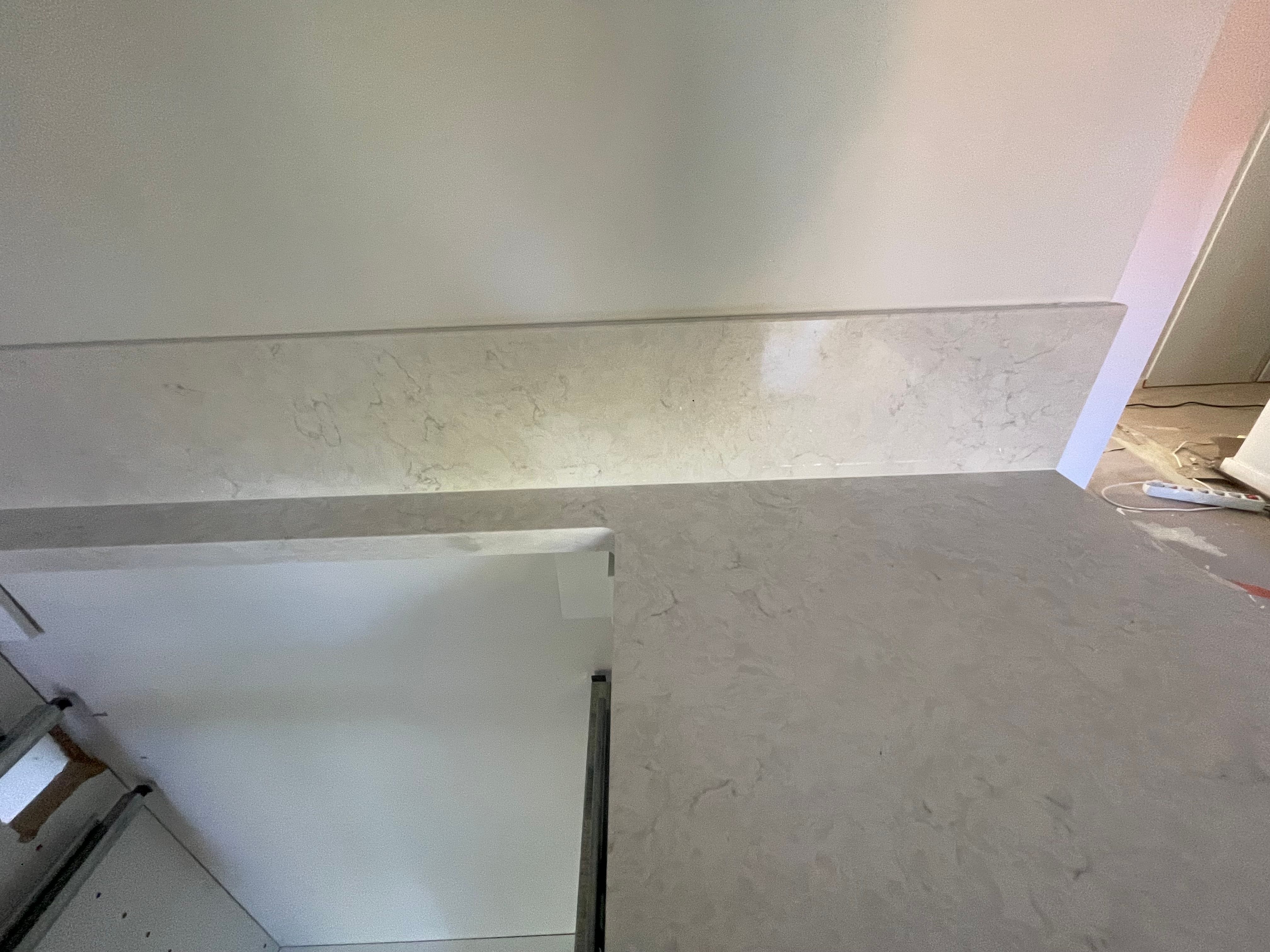 Köksbänkskiva i Silestone Snowy Ibiza, Bromma