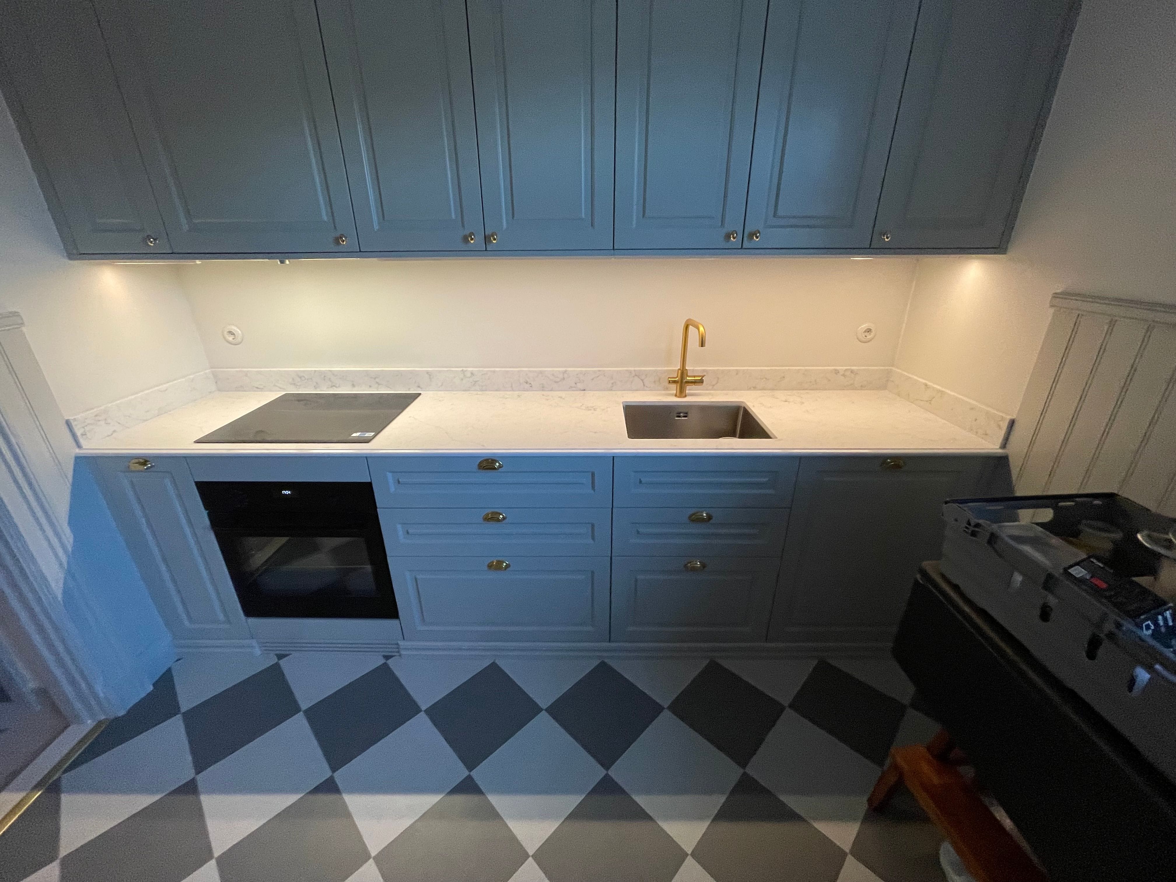 Köksbänkskiva i Sundbyberg – Mystery White