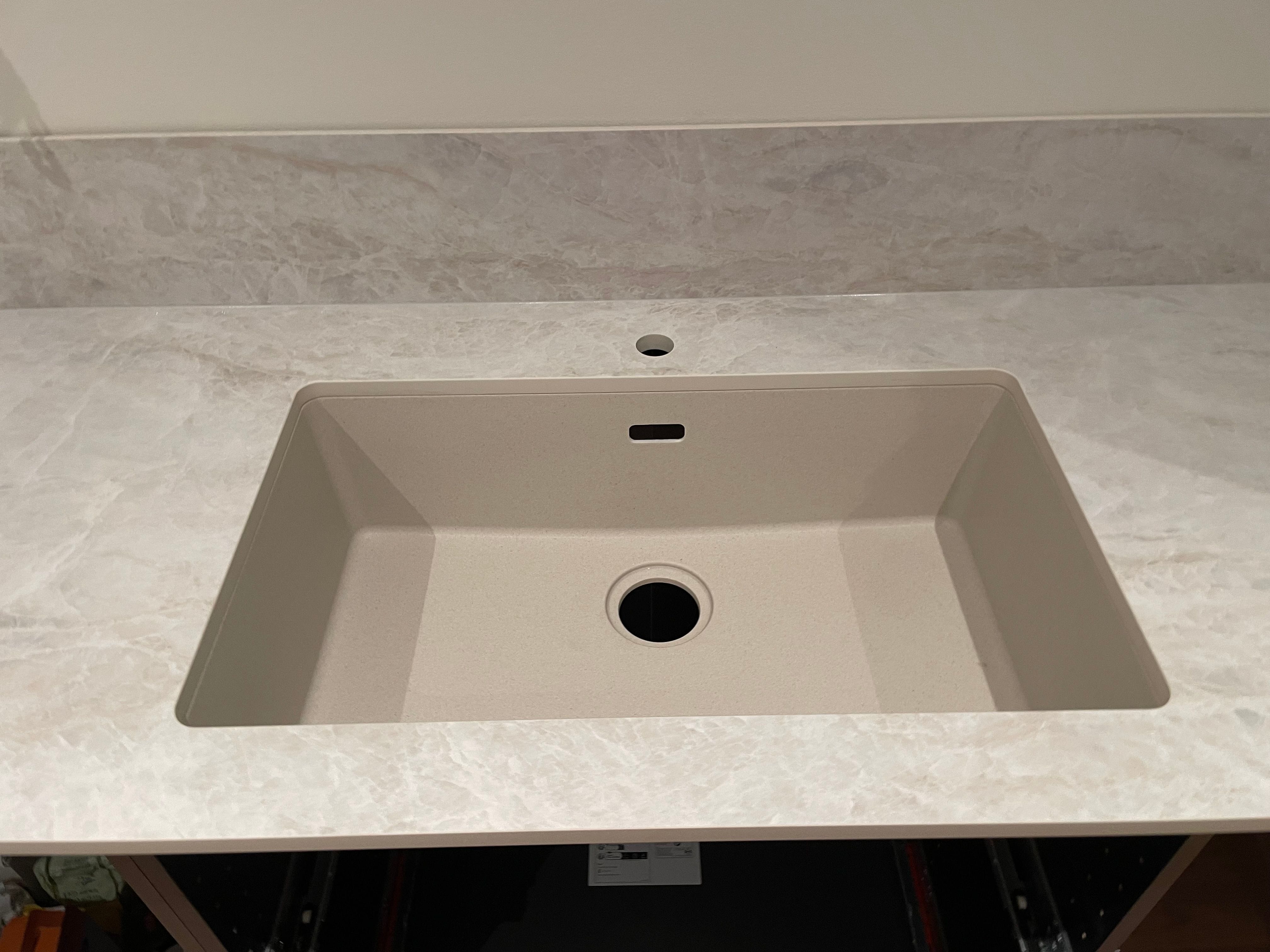 Köksbänkskiva i Dekton Nara i Sundbyberg