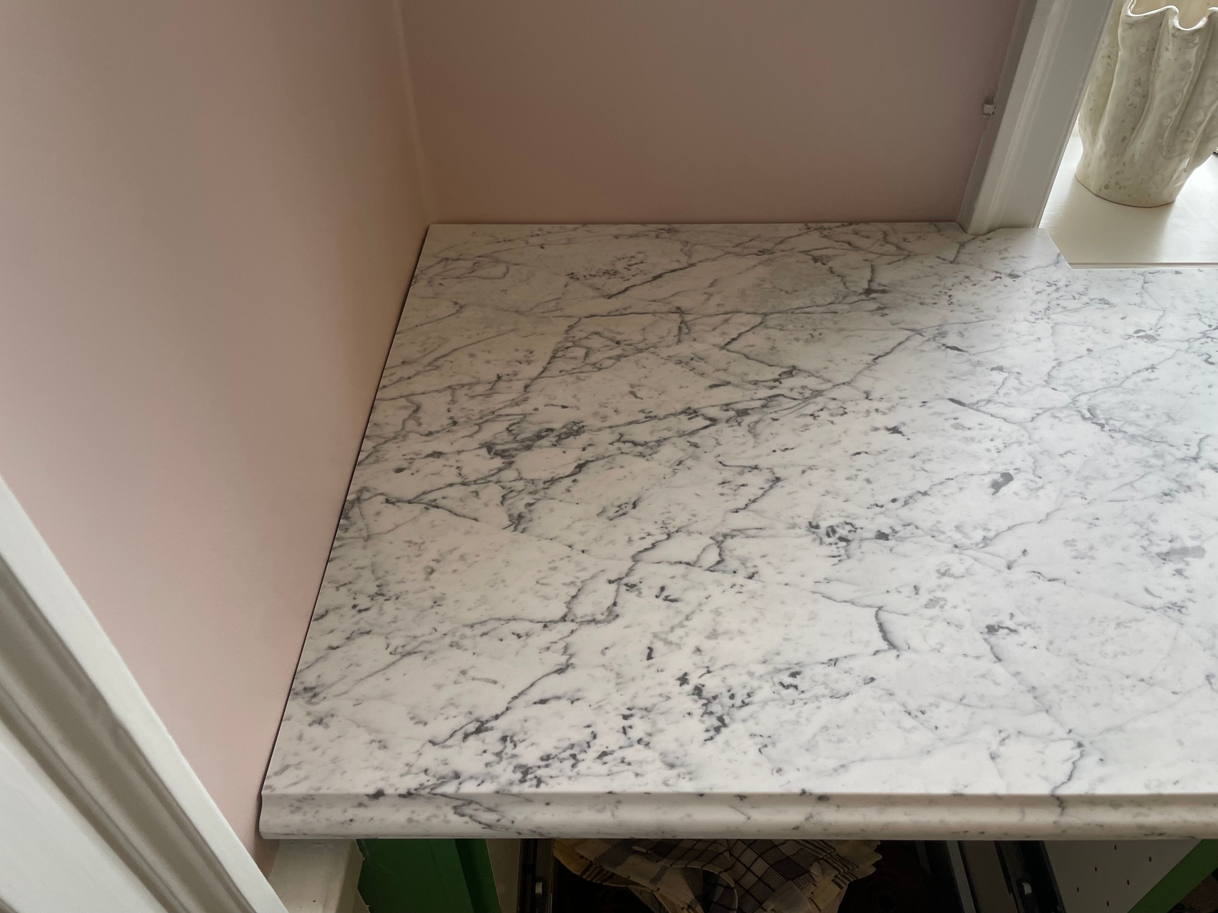 Carrara C köksbänkskiva i Solna