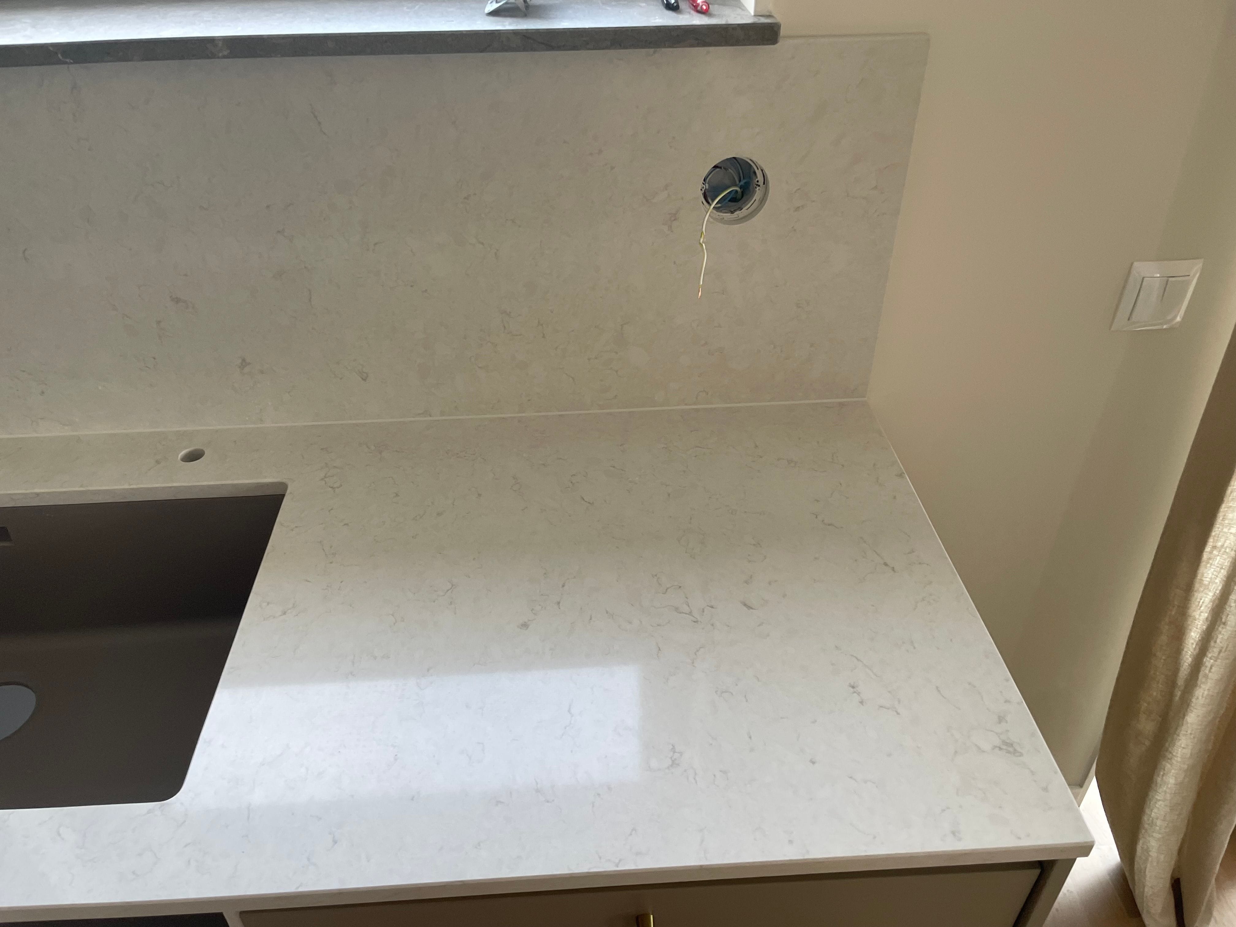 Köksbänkskiva i Silestone Snowy Ibiza, Nacka