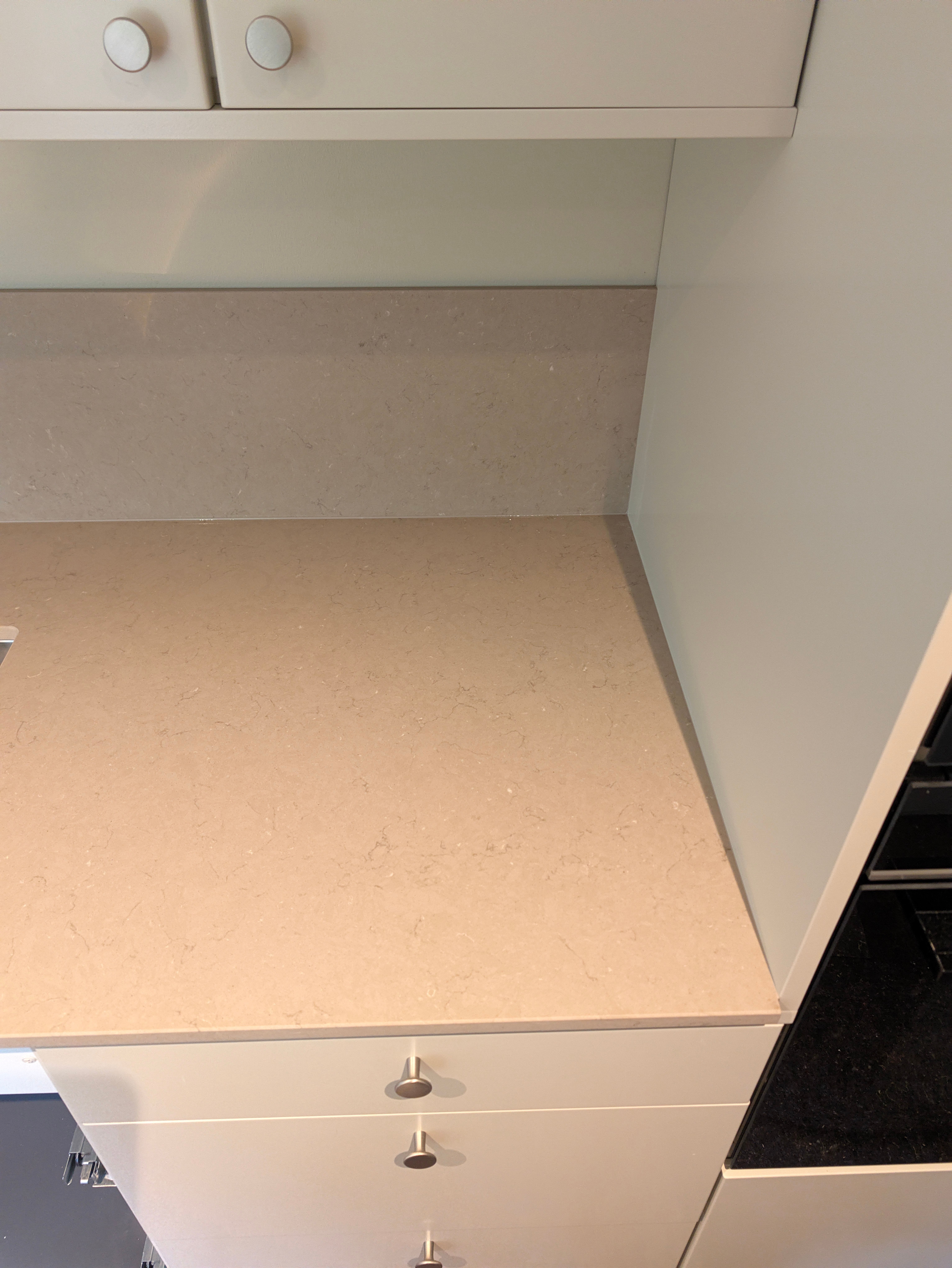 Köksbänkskiva i Silestone Coral Clay, Hålta